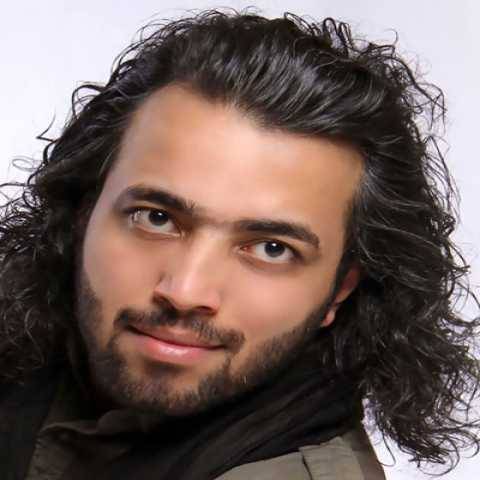 دانلود آهنگ جدید محسن یاحقی به نام حواسم هست حواست نیست