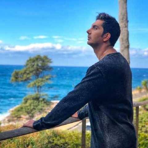 دانلود آهنگ جدید فرزاد فرزین به نام خنده های تو